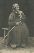 Cartolis Pont-l'Abbé (Finistère) - Vieille Bigoudène de Pont-l'Abbé fumant la Pipe
