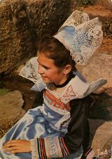 Cartolis Pont-Aven (Finistère) - Jeune fille du groupe "Fleurs d'Ajoncs"