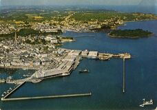 Cartolis Douarnenez (Finistère) - Vue générale du port et l'ile Tristan