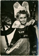 Cartolis Concarneau (Finistère) - Petite Fille de Beuzeq-Conq en CONCARNEAU