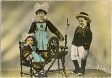 Cartolis Pont-Aven (Finistère) - Trois authentiques petits Bretons en costume de Po ...
