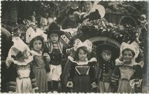 Cartolis Pont-Aven (Finistère) - Costumes et coiffes de PONT-AVEN (Finistère)