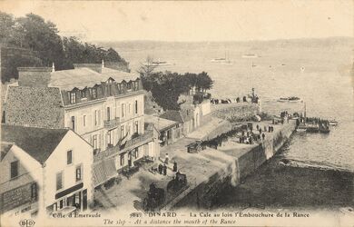 Cartolis Dinard (Ille-et-Vilaine) - La Cale au loin l'Embouchure de la Rance