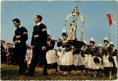 Cartolis Plonévez-Porzay (Finistère) - Les femmes du Porsay au corsage brodé d'or portan ...