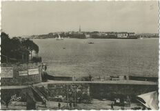 Cartolis Dinard (Ille-et-Vilaine) - Vue sur la rade au loin Saint-Malo