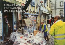 Cartolis Quimper (Finistère) - QUIMPER, le nettoyage place Terre aux Ducs.