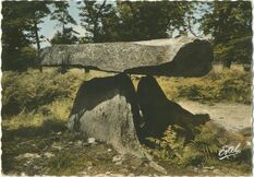 Cartolis Aubazine (Corrèze) - Le Dolmen au Puy de Pauliac