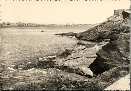 Cartolis Dinard (Ille-et-Vilaine) - Chemin de la Cale. Vue sur Saint-Malo